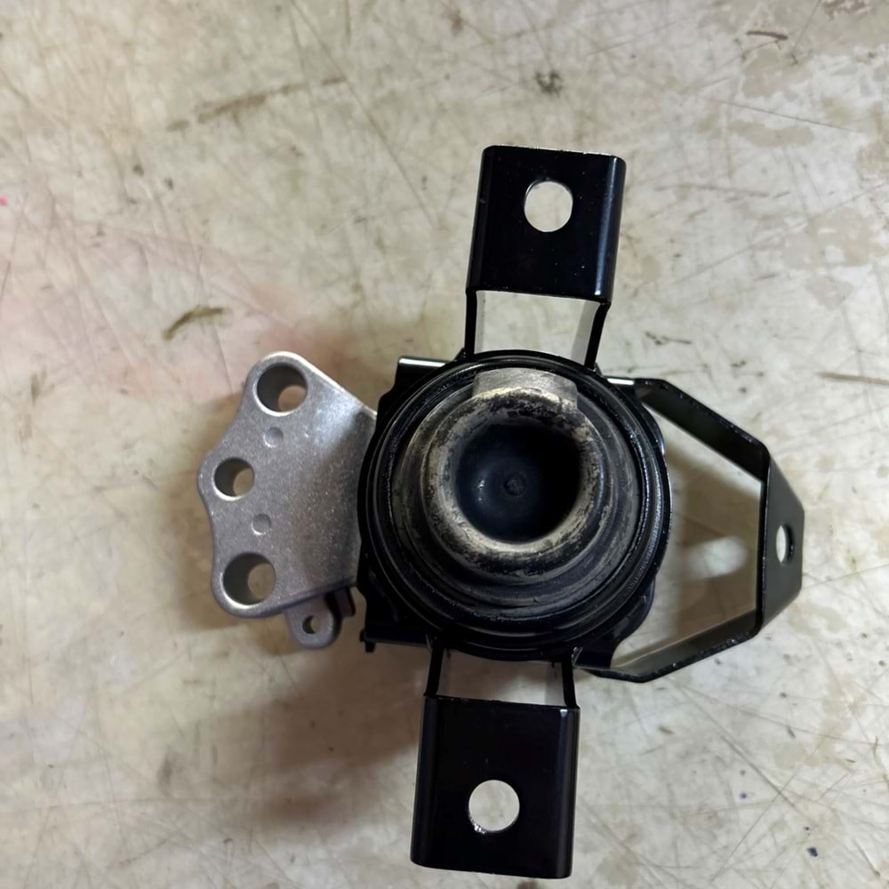 Suzuki Swift 18-2026 1.2 k12C Motor Sağ Takozu Kulak