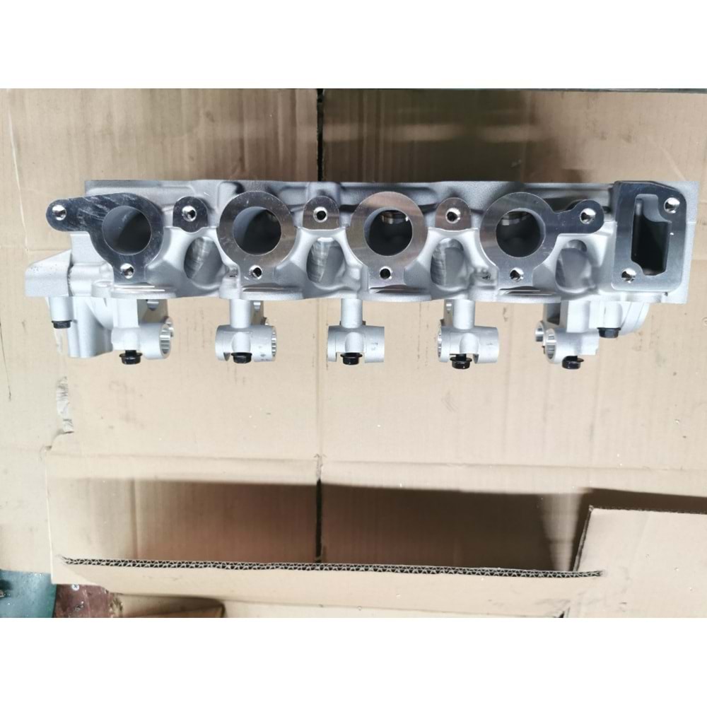 Hyundai Accent 1.5 Enjeksiyonlu 1995-2000 Silindir Kapağı