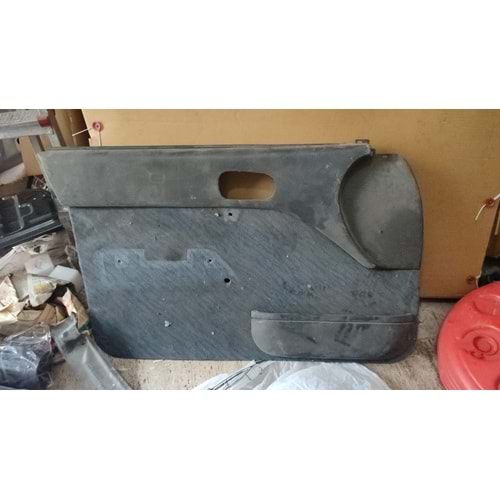 Suzuki Swift 96-03 Macar Ön Sol Kapı Döşemesi Çıkma